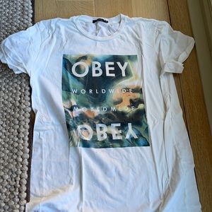 Obey t shirt
